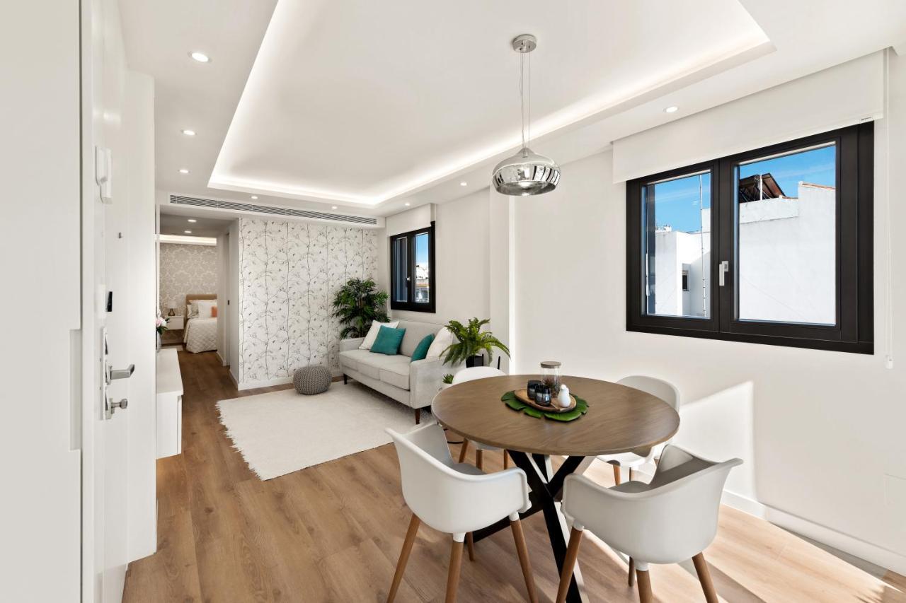 Sunny Modern Apartment Perfect Located エステポナ エクステリア 写真