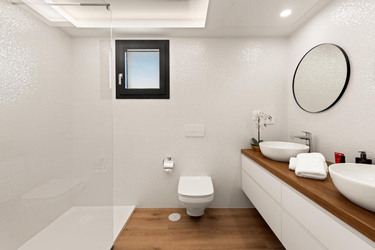 Sunny Modern Apartment Perfect Located エステポナ エクステリア 写真